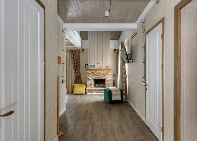 Wohnzimmer einrichten: 7 Ideen im Landhausstil