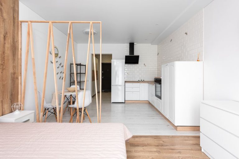 Kleine Wohnung groß wirken lassen: 10 Profi-Tipps